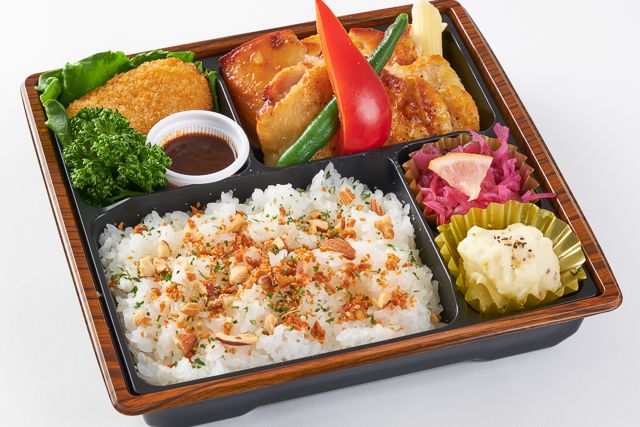 香ばしチキンステーキ（シャリアピンソース） ＆ 蟹クリームコロッケ