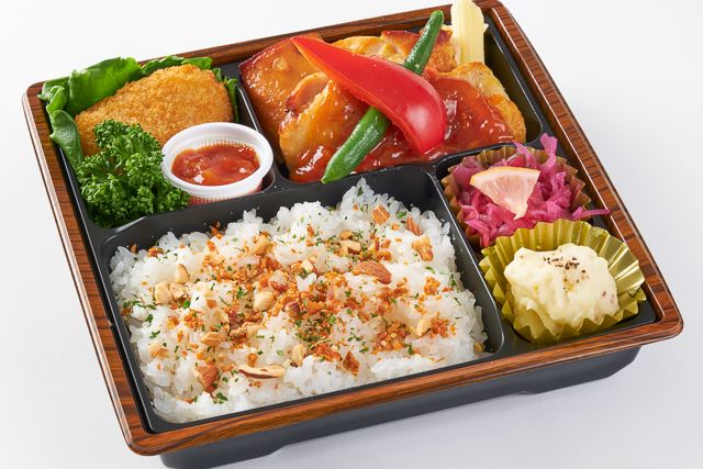 彩り野菜のトマトソースチキン ＆ 蟹クリームコロッケ