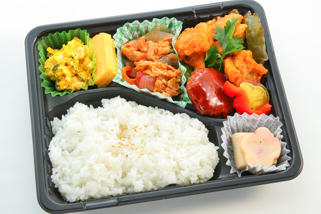 絶品！牛焼肉と唐揚げの弁当