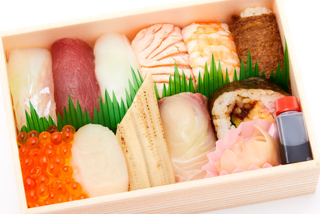 庵侍燈 厳選寿司10貫太巻きセット