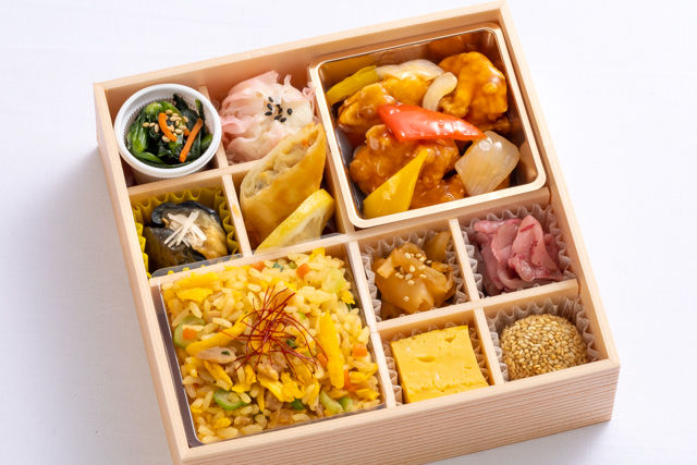 鶏の甘酢あんかけと8種の中華御膳