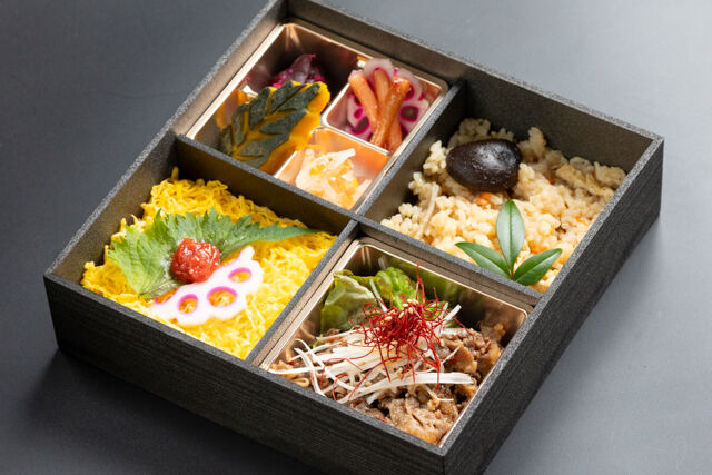 【熨斗対応可】－雅－厳選黒毛和牛焼肉幕の内弁当（油淋鶏風）