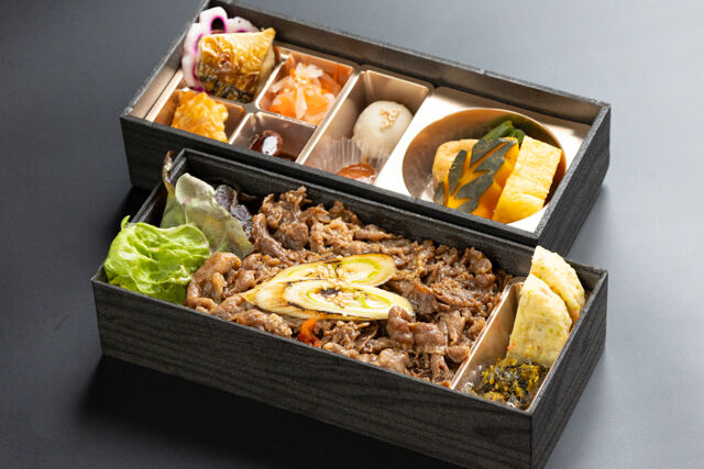 【熨斗対応可】－極－厳選黒毛和牛焼肉幕の内すき焼き弁当