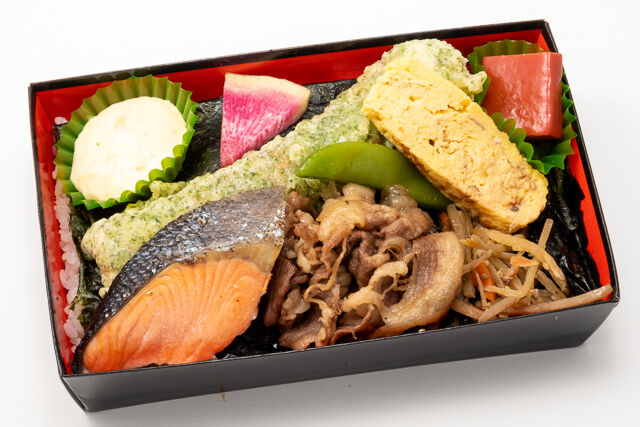 牛すき焼きと焼き鮭のWメインのり弁