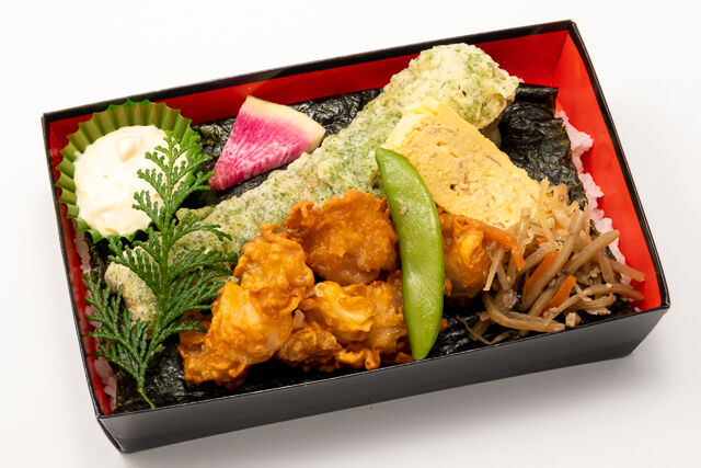 鶏の唐揚げのり弁