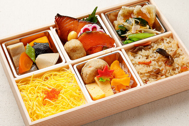 【秋限定】鮭の柚庵焼きとカレイとキノコのおろし餡かけ御膳［秋4］