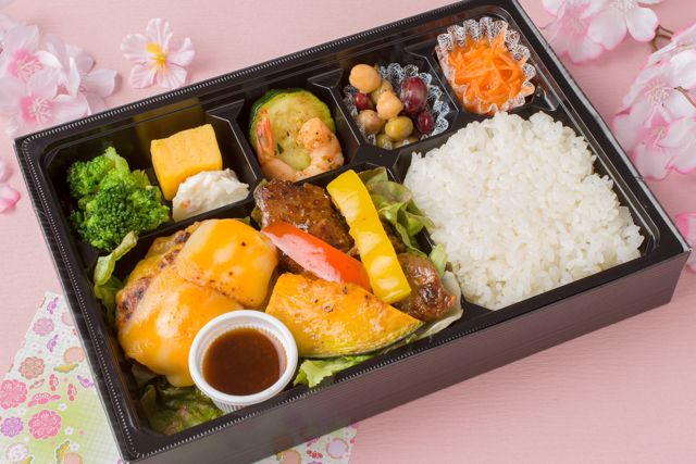 【春限定】ゴルビージャックチーズ和牛バーグ＆スパイシーB.B.Q