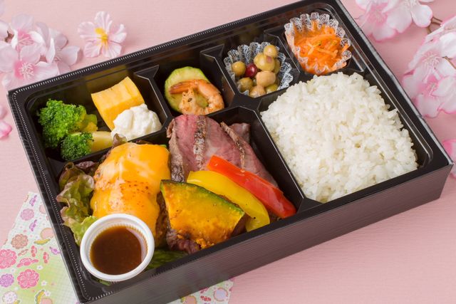 【春限定】ゴルビージャックチーズ和牛バーグ＆ブラックアンガスサーロインステーキ