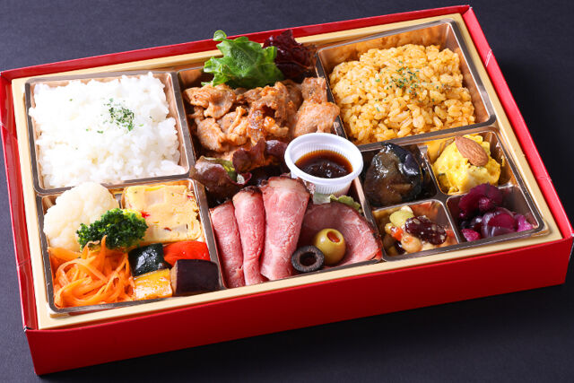 【クリスマス限定】ポークジンジャーとローストビーフ（ドライカレー）