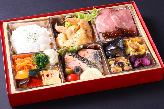 【クリスマス限定】サーモンのムニエルと海老のハニーマスタード