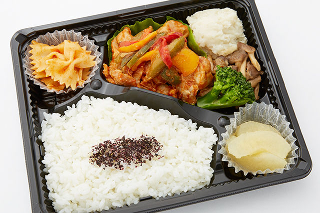 鶏とパプリカのトマトクリームソース