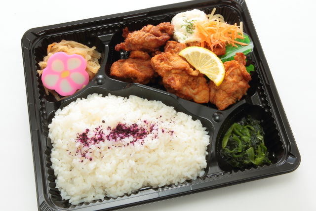 鶏の唐揚げ弁当