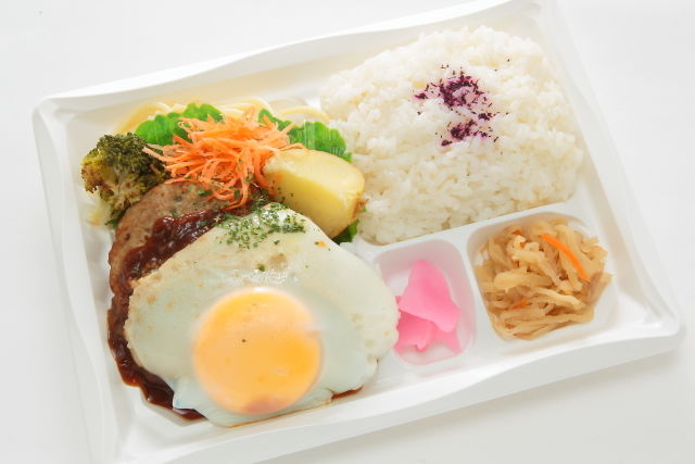 デミソースハンバーグ弁当 ～目玉焼き乗せ～