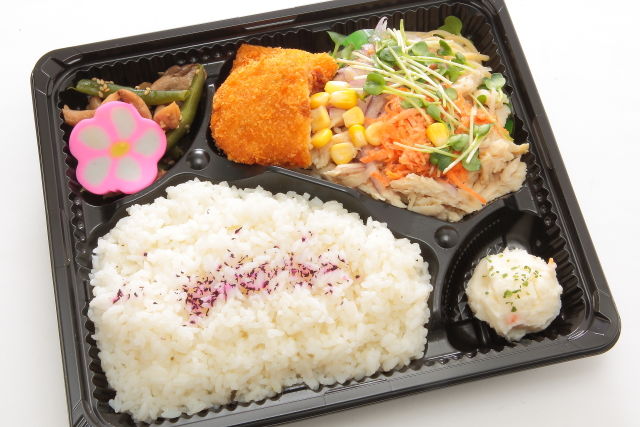 野菜たっぷりバンバンジー弁当