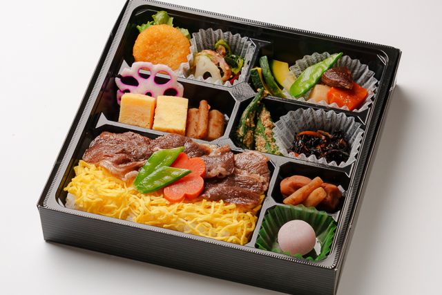 八寸彩り御膳～牛すき焼き～