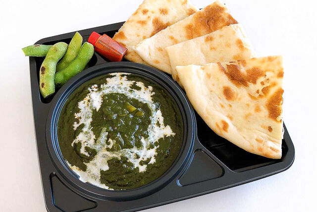 ほうれん草カレー（ナン）