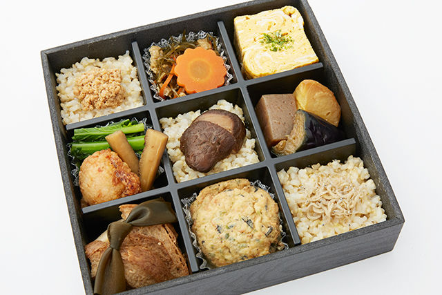 自家製出汁巻玉子と飛竜頭弁当