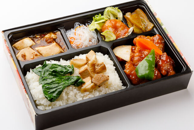 酢豚と麻婆豆腐弁当