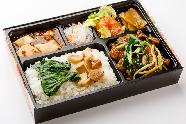 ニラレバと麻婆豆腐弁当