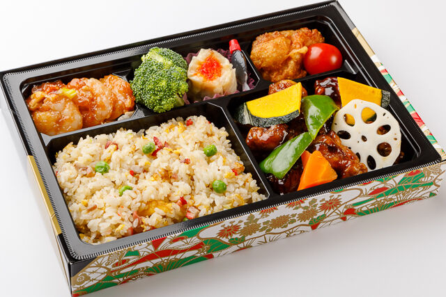 黒酢酢豚とプリプリ海老チリソース弁当