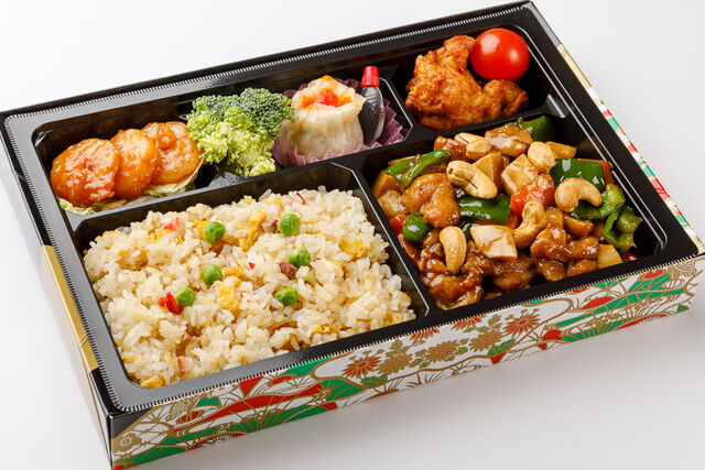 鶏肉カシューナッツとプリプリ海老チリソース弁当