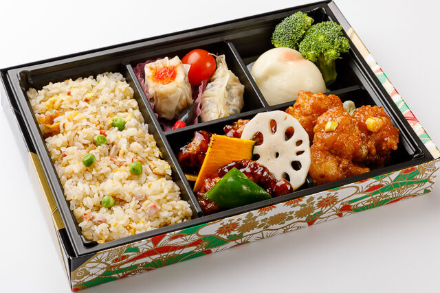 大海老チリソースと黒酢酢豚弁当