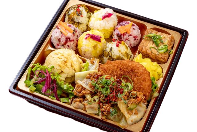 彩りてまりむすび弁当～肉味噌野菜～