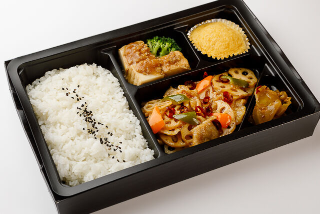 【熨斗対応可】シャッキシャキ！蓮と豚肉のピリ辛炒め弁当