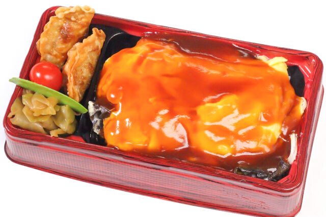 【中華飯店 豚花火】揚げ餃子と天津飯弁当