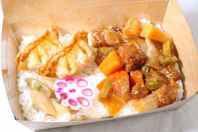 【チャイナ屋台】揚げ餃子＆特選豚の酢豚丼