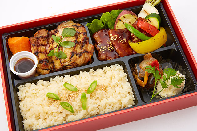 【熨斗対応可】直火網焼きグリル・ド・チキンと特製ポークフリットのダブルメイン