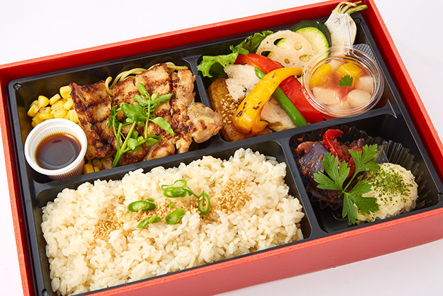 【熨斗対応可】直火網焼きグリル・ド・チキンBOX（デザート付き）