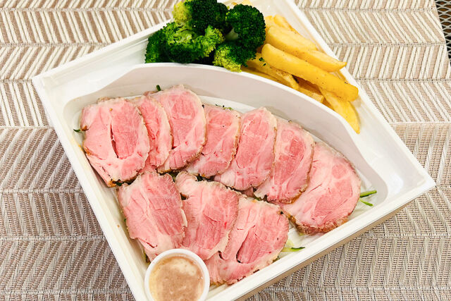 ローストポーク（赤ワインソース）