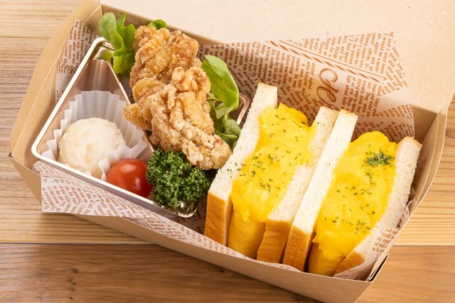 チーズオムレツサンド
