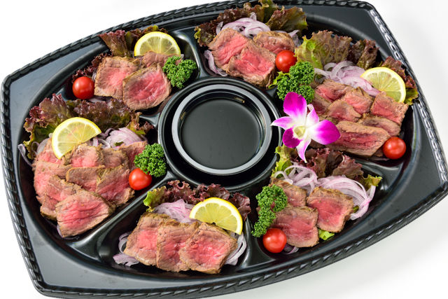 自家製ローストビーフ ～和風たまねぎソース～