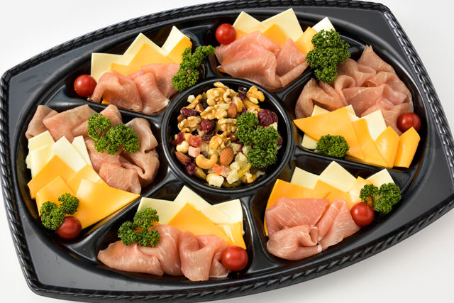 生ハムとチーズの盛り合わせ