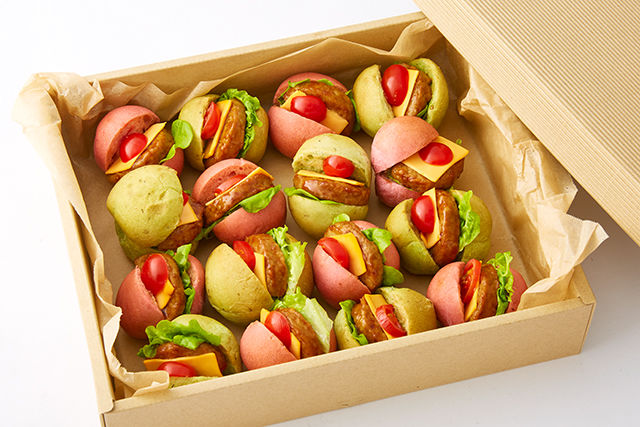 自家製「お野菜バンズ」のミニバーガー