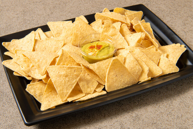 トルティーヤチップス（アボガトディップ）