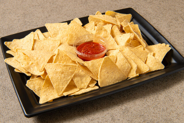 トルティーヤチップス（アラビアータディップ）