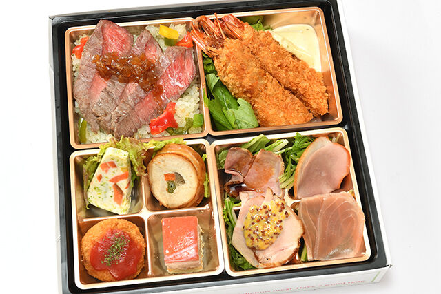 国産牛ロースステーキとフライドシュリンプの8種彩り弁当