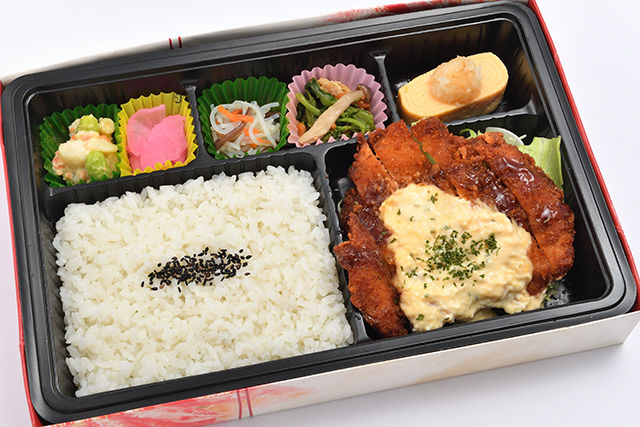 タルタルチキンカツ弁当