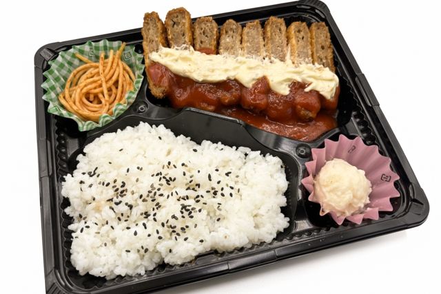 チリタルメンチ弁当