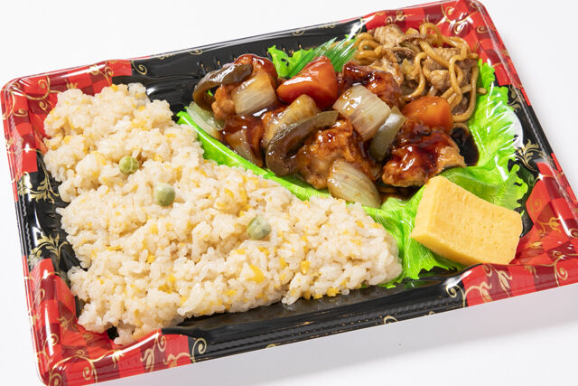 チャーハン＆黒酢鶏弁当