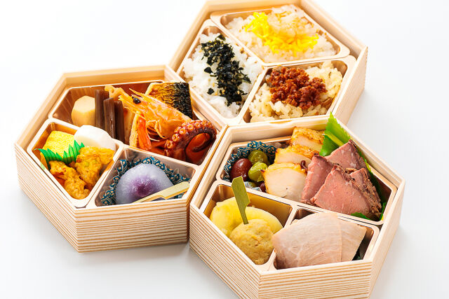 【熨斗対応可】石楠花（しゃくなげ）～三種のご飯と三種のお肉、豪華三段重～