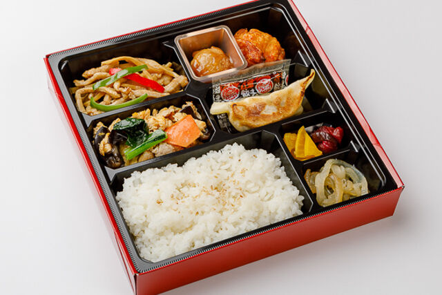 福招門名物！金運餃子入り弁当（青椒肉絲）