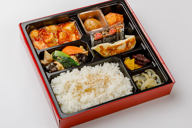 福招門名物！金運餃子入り弁当（麻婆豆腐）