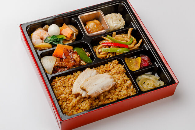 【お茶付き】トリプルメイン中華幕の内弁当～回鍋肉＆青椒肉絲～（焼豚炒飯）