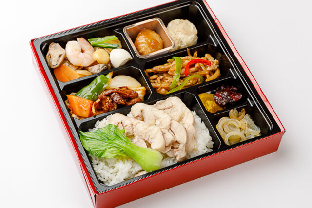 【お茶付き】香味ネギソースが美味しい！柔らか鶏肉飯弁当（青椒肉絲）