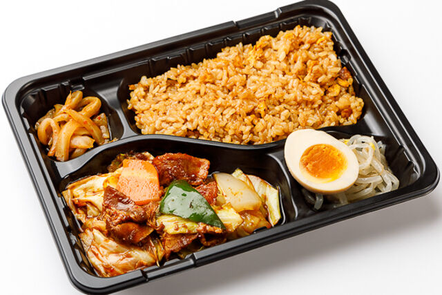 甜麺醤が決め手の回鍋肉弁当（炒飯）