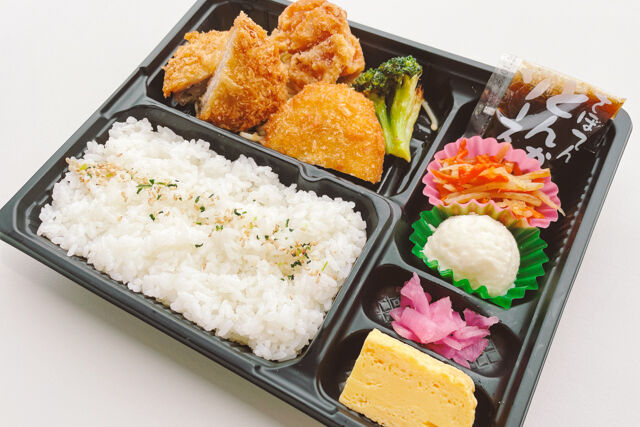 ヒレ・コロッケ・唐揚げ弁当